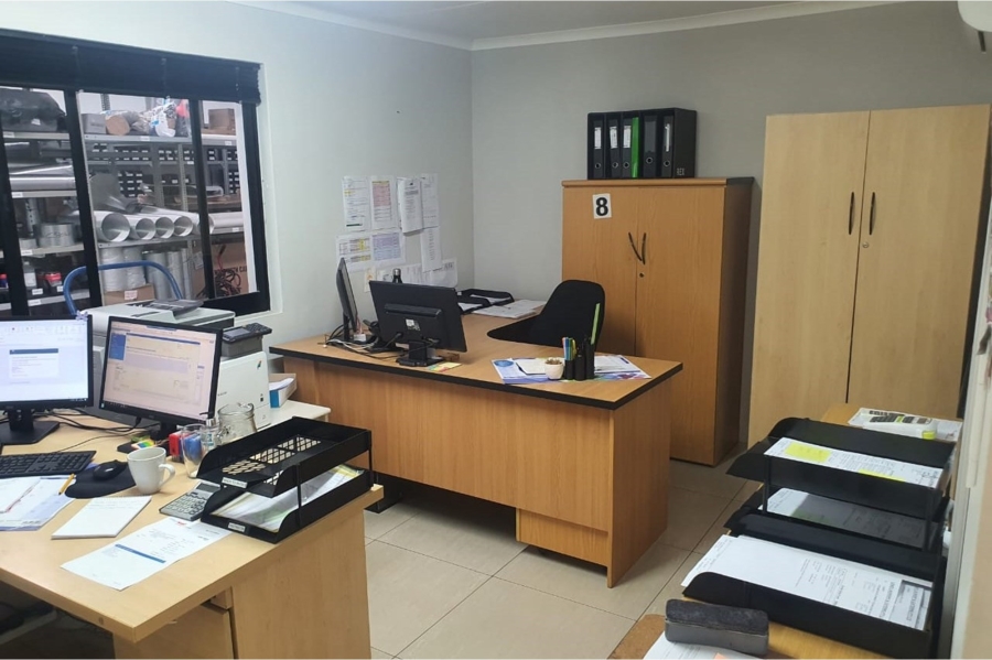 To Let commercial Property for Rent in Newton Park Eastern Cape